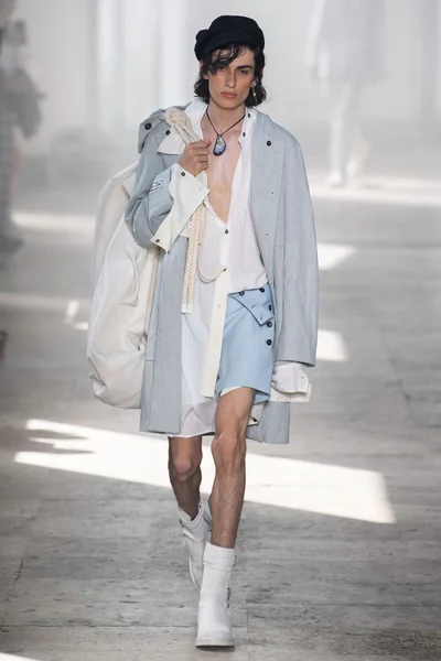 Look 26